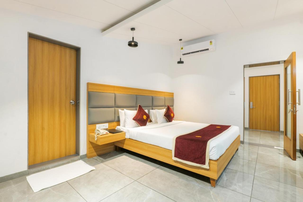 Gold Beach Villa Daman Luaran gambar