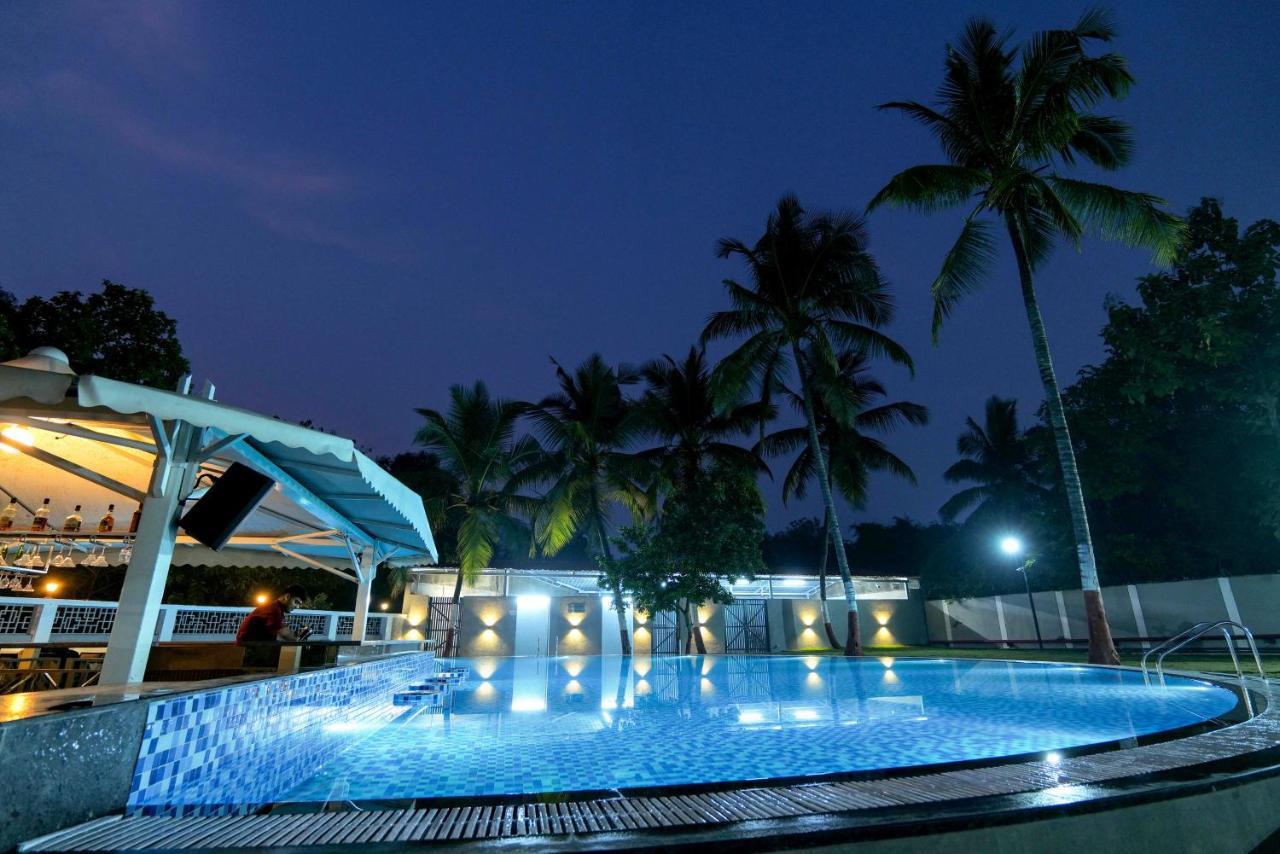 Gold Beach Villa Daman Luaran gambar