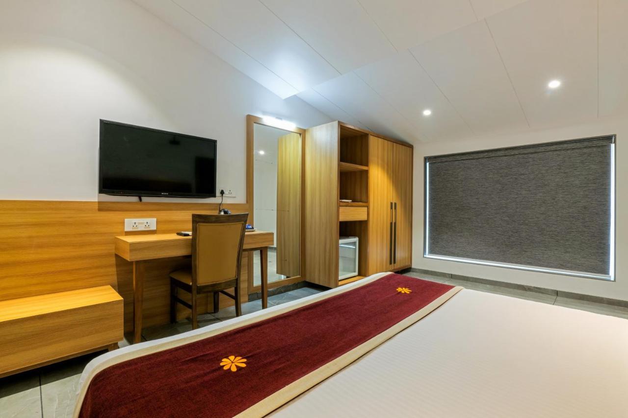 Gold Beach Villa Daman Luaran gambar